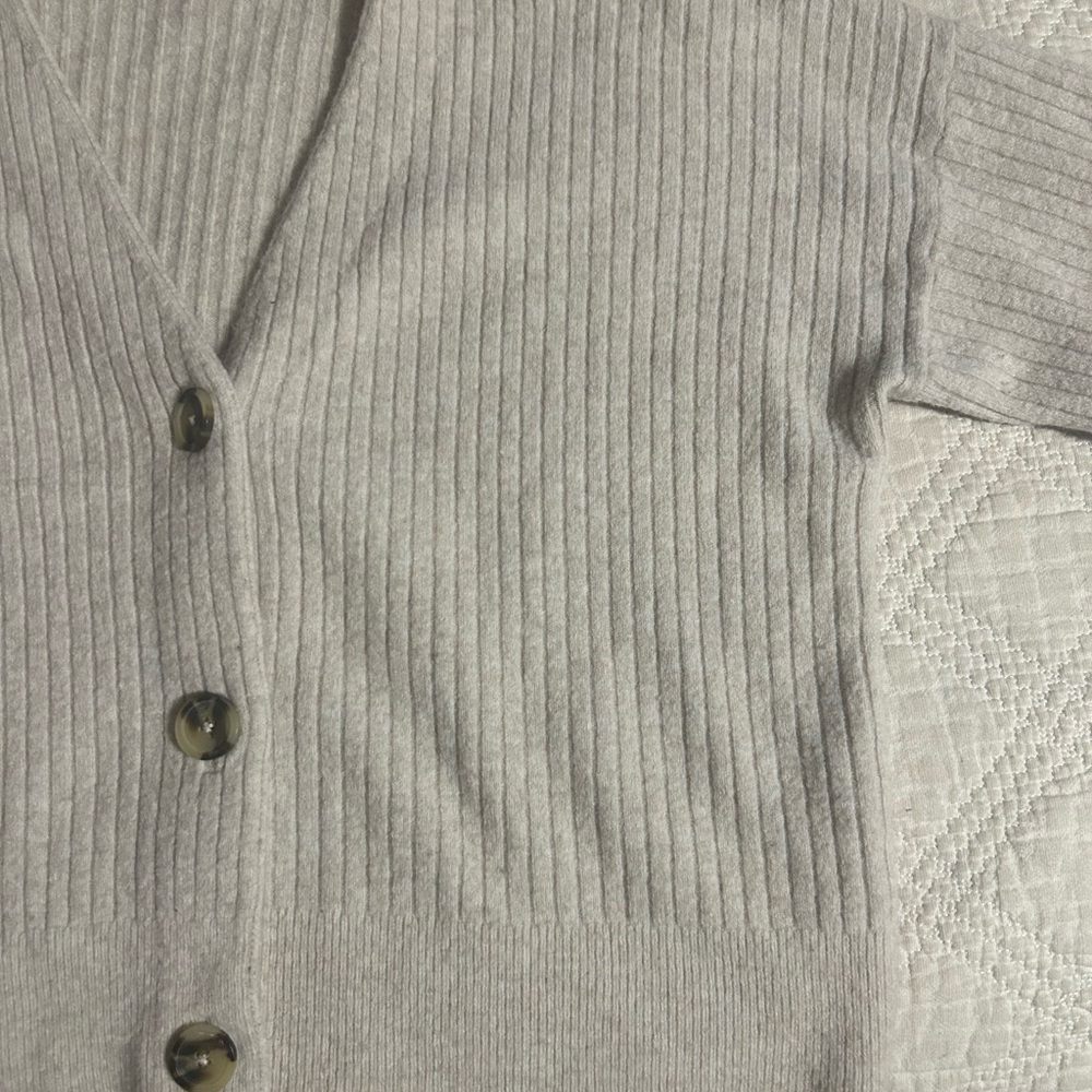Madewell Women's V-Neck Sweater in Soft Cream - Picture 6 of 7